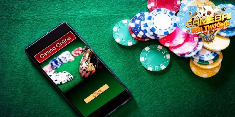Vì sao nên tải game bài về máy?